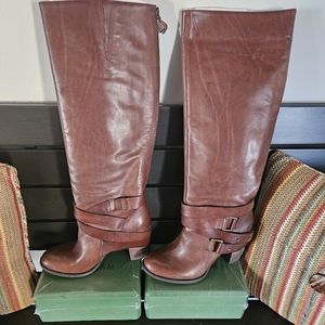 Ladies Knee Length Boot. Leather Upper..Solid Wooden Heel